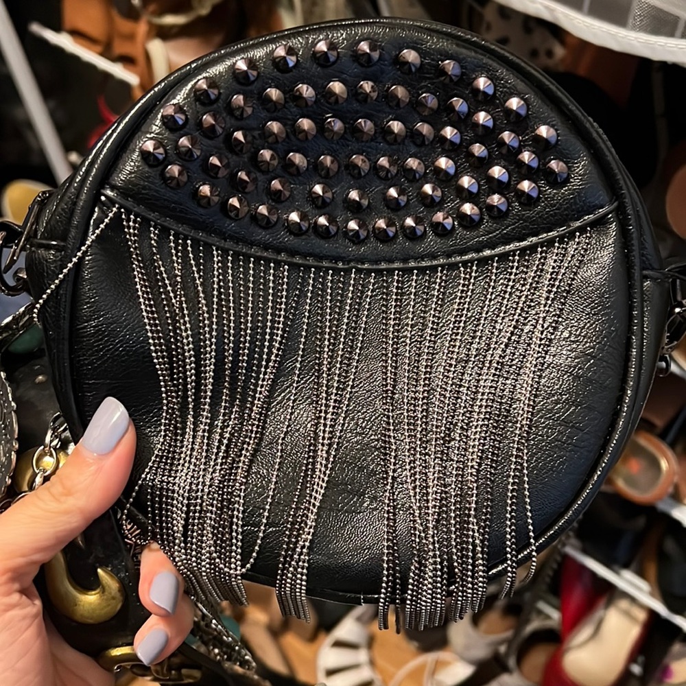 Awesome detailed cross body
